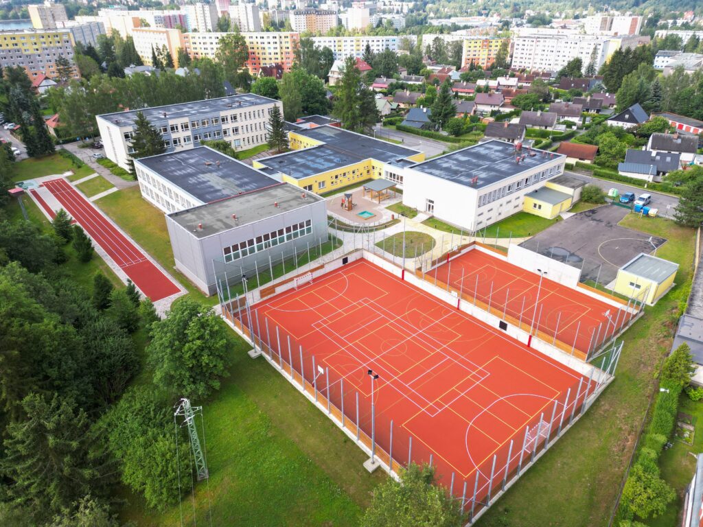 Rekonstrukce sportovního areálu ZŠ Arbesova